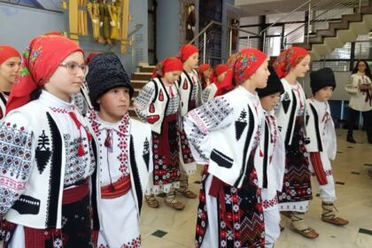Tineri din satul românesc din sudul Moldovei în vizită la locuri emblematice din București – fotografia 30
