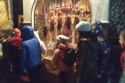 Elevi în vizită la Centrul eparhial al Arhiepiscopiei Dunării de Jos – fotografia 2