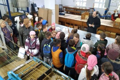Elevi în vizită la Centrul eparhial al Arhiepiscopiei Dunării de Jos – fotografia 9