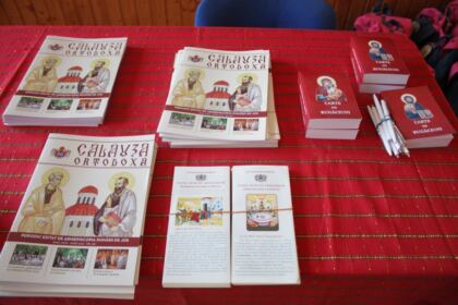 Ghiozdane şi rechizite şcolare pentru 4.000 de copii din Arhiepiscopia Dunării de Jos – fotografia 3