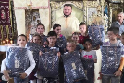Ghiozdane şi rechizite şcolare pentru 4.000 de copii din Arhiepiscopia Dunării de Jos – fotografia 11