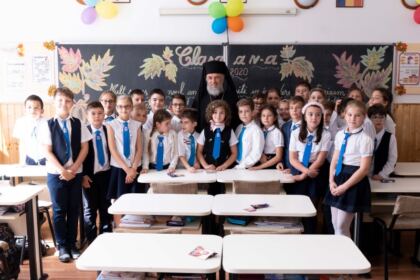Festivitatea de deschidere a noului an şcolar la Seminarul Teologic „Sfântul Apostol Andrei“ din Galaţi – fotografia 21