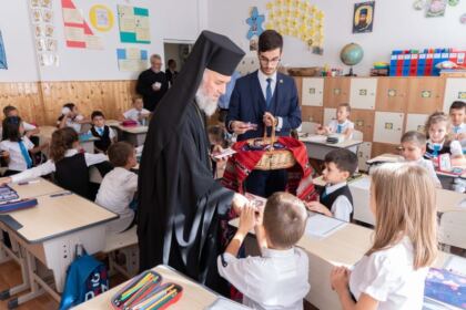 Festivitatea de deschidere a noului an şcolar la Seminarul Teologic „Sfântul Apostol Andrei“ din Galaţi – fotografia 24