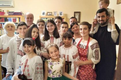Activități dedicate persoanelor vârstnice la parohia „Sf. M. Mc. Gheorghe și Sf. Ier. Nicolae“ din Galați – fotografia 10