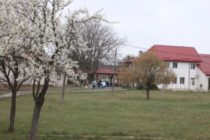 Arhiepiscopia Dunării de Jos ajută persoanele internate la Centrul Medico-Social din localitatea Pechea, judeţul Galaţi – fotografia 17