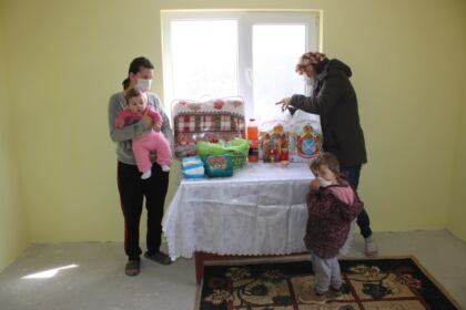 Arhiepiscopia Dunării de Jos ajută persoanele internate la Centrul Medico-Social din localitatea Pechea, judeţul Galaţi – fotografia 24