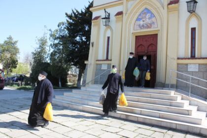 Ajutoare pentru Spitalul din localitatea Iveşti şi alţi semeni nevoiaşi – fotografia 10