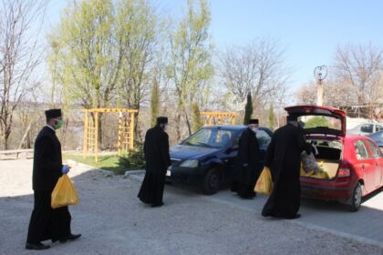 Ajutoare pentru Spitalul din localitatea Iveşti şi alţi semeni nevoiaşi – fotografia 11