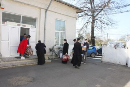 Ajutoare pentru Spitalul din localitatea Iveşti şi alţi semeni nevoiaşi – fotografia 16