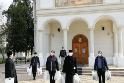 Ajutoare oferite semenilor nevoiaşi în Protopopiatul Brăila – fotografia 3