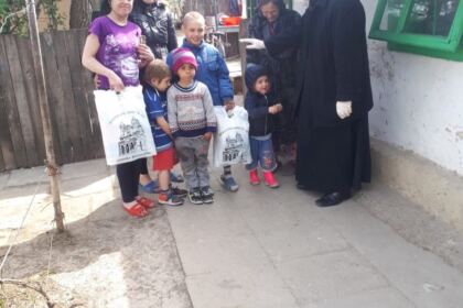 Ajutoare oferite semenilor nevoiaşi în Protopopiatul Brăila – fotografia 13