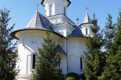 Așezământul parohial „Sf. Ierarh Ioan Gură de Aur“ din cadrul parohiei „Înălțarea Domnului“ din Galați oferă zilnic hrană pentru semeni aflați în nevoi – fotografia 1