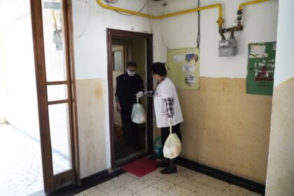 Așezământul parohial „Sf. Ierarh Ioan Gură de Aur“ din cadrul parohiei „Înălțarea Domnului“ din Galați oferă zilnic hrană pentru semeni aflați în nevoi – fotografia 18