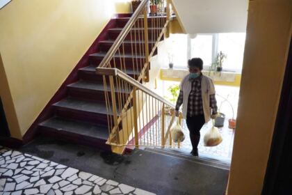 Așezământul parohial „Sf. Ierarh Ioan Gură de Aur“ din cadrul parohiei „Înălțarea Domnului“ din Galați oferă zilnic hrană pentru semeni aflați în nevoi – fotografia 22