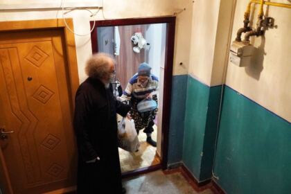Centrul filantropic „Sfânta Cuvioasă Parascheva“ din Galați oferă hrană zilnic nevoiaşilor – fotografia 18