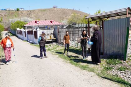 Centrul filantropic „Sfânta Cuvioasă Parascheva“ din Galați oferă hrană zilnic nevoiaşilor – fotografia 21
