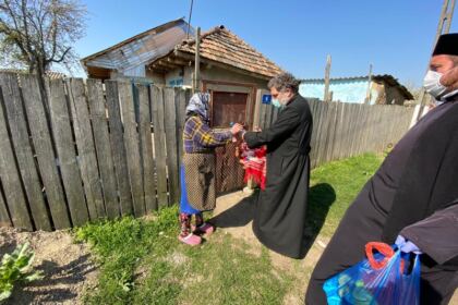 Daruri pentru nevoiaşii din zona Nicoreşti – fotografia 9