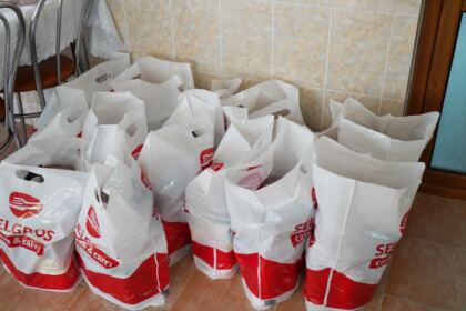 Activități social-filantopice la Centrul multifuncțional de servicii sociale „Speranțe pentru vârsta a III-a“ al Parohiei „Pogorârea Sfântului Duh“ – Galați – fotografia 3