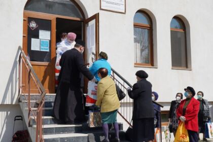 Activități social-filantopice la Centrul multifuncțional de servicii sociale „Speranțe pentru vârsta a III-a“ al Parohiei „Pogorârea Sfântului Duh“ – Galați – fotografia 9