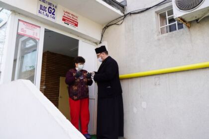 Activități social-filantopice la Centrul multifuncțional de servicii sociale „Speranțe pentru vârsta a III-a“ al Parohiei „Pogorârea Sfântului Duh“ – Galați – fotografia 14