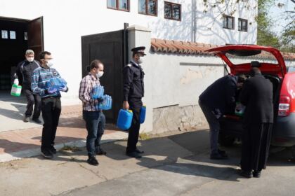 Spitalul CFR Galaţi a primit ajutoare din partea Arhiepiscopiei Dunării de Jos – fotografia 4