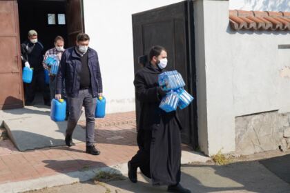 Spitalul CFR Galaţi a primit ajutoare din partea Arhiepiscopiei Dunării de Jos – fotografia 5