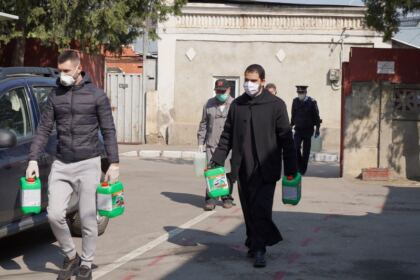 Spitalul CFR Galaţi a primit ajutoare din partea Arhiepiscopiei Dunării de Jos – fotografia 16