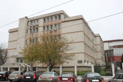 Ierarhul şi preoţii din Arhiepiscopia Dunării de Jos solidari cu medicii şi pacienţii Spitalului de Copii „Sf. Ioan“ din Galaţi – fotografia 1