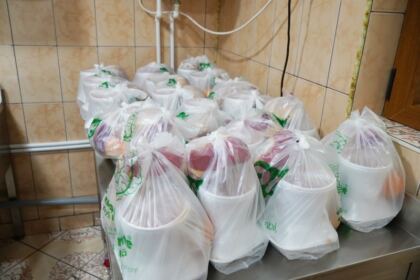 Cantina socială „Sfântul Vasile cel Mare“ din Brăila oferă hrană zilnic nevoiaşilor – fotografia 14