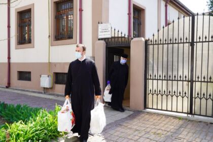 Cantina socială „Sfântul Vasile cel Mare“ din Brăila oferă hrană zilnic nevoiaşilor – fotografia 15