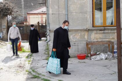 Cantina socială „Sfântul Vasile cel Mare“ din Brăila oferă hrană zilnic nevoiaşilor – fotografia 21