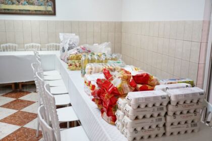 Centrul social „Sfânta Filofteia“ din Brăila oferă zilnic ajutoare nevoiaşilor – fotografia 3