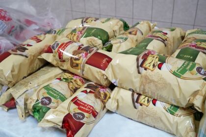 Centrul social „Sfânta Filofteia“ din Brăila oferă zilnic ajutoare nevoiaşilor – fotografia 4