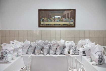 Centrul social „Sfânta Filofteia“ din Brăila oferă zilnic ajutoare nevoiaşilor – fotografia 10