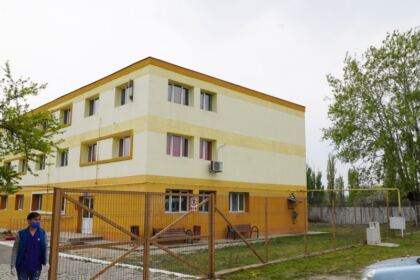 Centrul social „Sfânta Filofteia“ din Brăila oferă zilnic ajutoare nevoiaşilor – fotografia 18