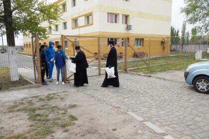 Centrul social „Sfânta Filofteia“ din Brăila oferă zilnic ajutoare nevoiaşilor – fotografia 20