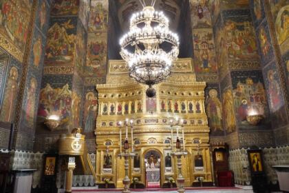 În Arhiepiscopia Dunării de Jos a fost sfinţită pasca pentru a fi dăruită credincioşilor – fotografia 2