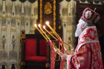În Arhiepiscopia Dunării de Jos a fost sfinţită pasca pentru a fi dăruită credincioşilor – fotografia 6