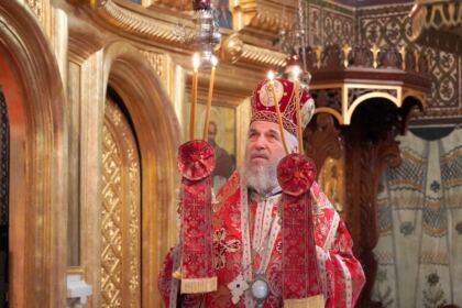 În Arhiepiscopia Dunării de Jos a fost sfinţită pasca pentru a fi dăruită credincioşilor – fotografia 8