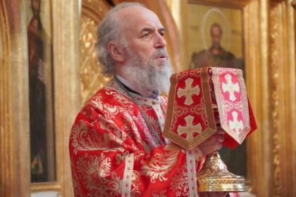 În Arhiepiscopia Dunării de Jos a fost sfinţită pasca pentru a fi dăruită credincioşilor – fotografia 11