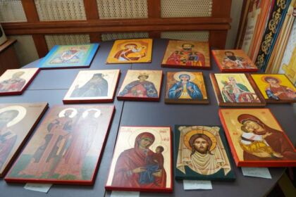Arhiepiscopia Dunării de Jos a oferit coşuri cu produse tradiţionale de Paști cadrelor medicale, persoanelor din carantină și forțelor de ordine aflate la datorie în noaptea de Înviere – fotografia 5
