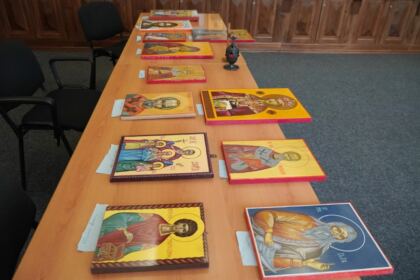 Arhiepiscopia Dunării de Jos a oferit coşuri cu produse tradiţionale de Paști cadrelor medicale, persoanelor din carantină și forțelor de ordine aflate la datorie în noaptea de Înviere – fotografia 6