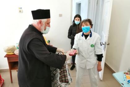 Rugăciune şi filantropie în Protopopiatul Tecuci în ziua de prăznuire a Sfântului Mare Mucenic Gheorghe – fotografia 16
