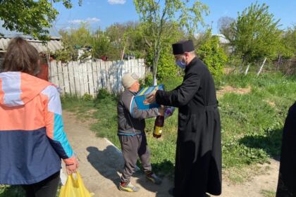 Parohiile din zona Nicorești continuă sprijinirea semenilor nevoiași – fotografia 17