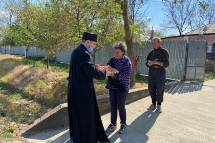 Parohiile din zona Nicorești continuă sprijinirea semenilor nevoiași – fotografia 18