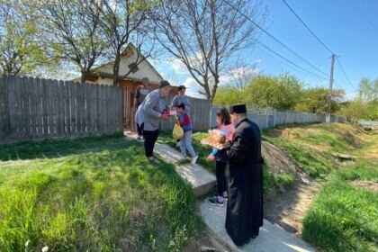 Parohiile din zona Nicorești continuă sprijinirea semenilor nevoiași – fotografia 24