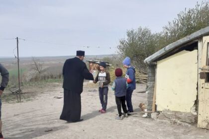 Ajutorarea semenilor a continuta în Săptămână Luminată în protopopiatul Târgu Bujor – fotografia 2