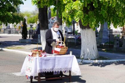 Prima zi de pomenire a celor adormiţi din perioada pascală – fotografia 15