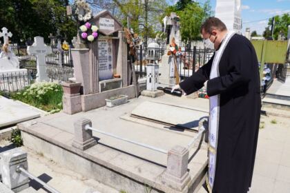 Prima zi de pomenire a celor adormiţi din perioada pascală – fotografia 18