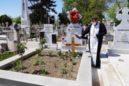 Prima zi de pomenire a celor adormiţi din perioada pascală – fotografia 24
